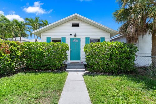 422 N H St, Lake Worth Beach, FL, 33460-2942 | Card Image
