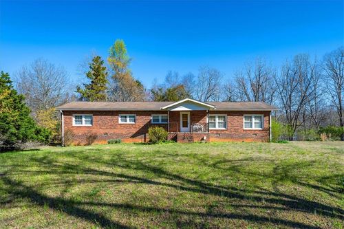 453 Deaton Rd, Walhalla, SC, 29691-3612 | Card Image