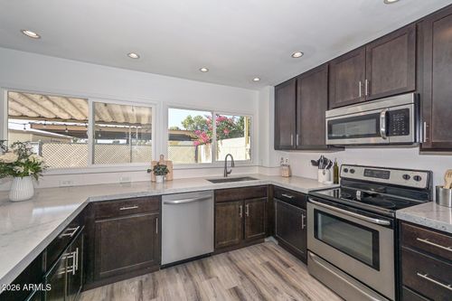 8305 E Vista Dr, Scottsdale, AZ, 85250-7321 | Card Image