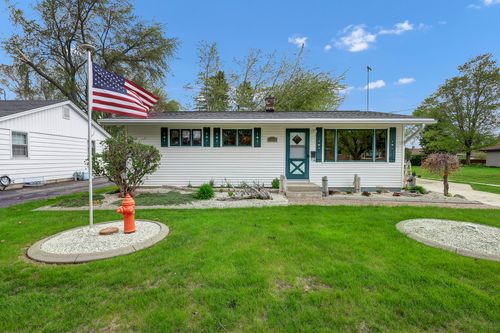 1718 Nagle Ave, Manitowoc, WI, 54220-1829 | Card Image