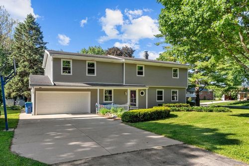 101 Briar Drive, NEENAH, WI, 54956 | Card Image
