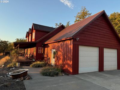 1425 Pipeline Dr, House other with 3 bedrooms, 2 bathrooms and 2 parking in Goldendale WA | Image 2