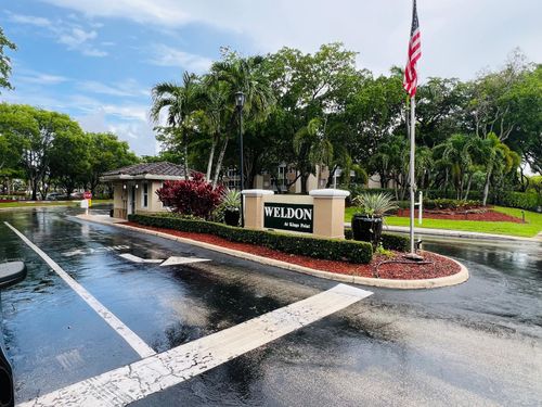 g-9511 Weldon Cir, Tamarac, FL, 33321-0902 | Card Image