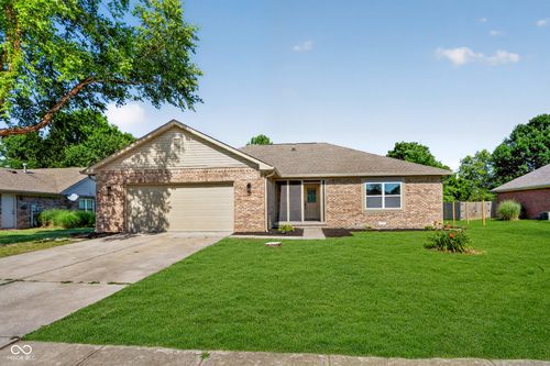 4213 S Amber Ct, New Palestine, IN, 46163-8946 | Card Image