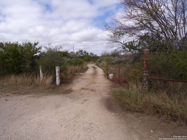 LOT 179 Windmill Rd, House other with 3 bedrooms, 2 bathrooms and null parking in Uvalde TX | Image 16