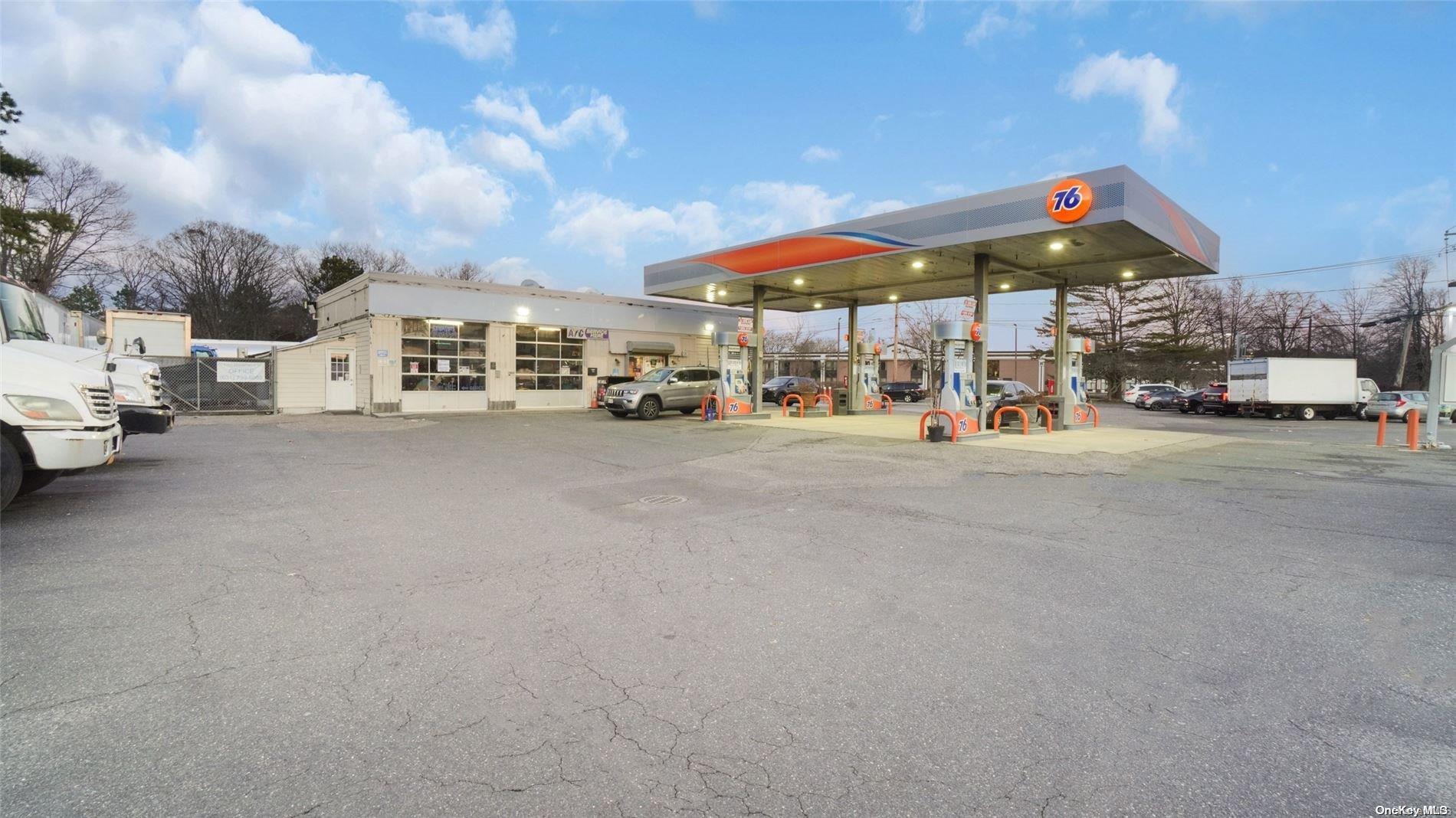 3821 Veterans Memorial Hwy, Ronkonkoma, NY 11779