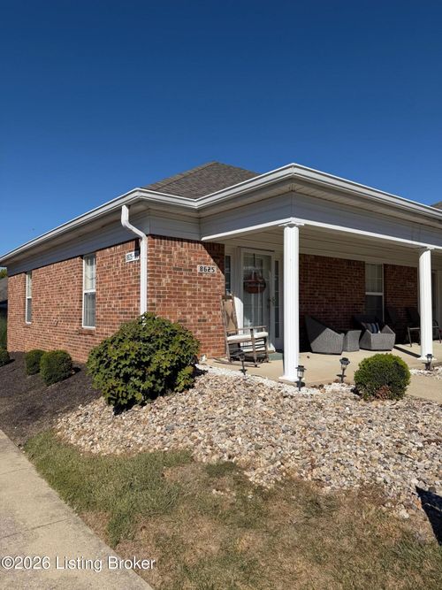8625 Applegate Village Dr, Louisville, KY, 40219 | Card Image