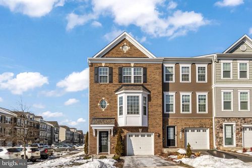 8762 Elsing Green Dr, MANASSAS, VA, 20112-2455 | Card Image