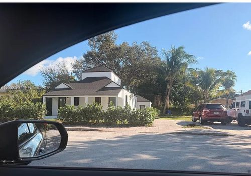 a-6915 Nw 4th Ct, Miami, FL, 33150-3940 | Card Image
