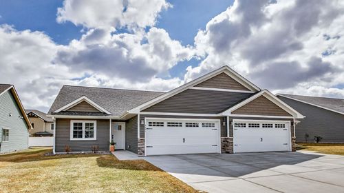 4881 Field Crest Ln, Eau Claire, WI, 54701-1104 | Card Image