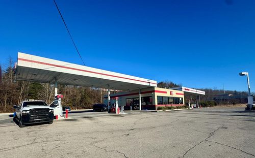 3980 S Main St, Blacksburg, VA, 24060-7706 | Card Image