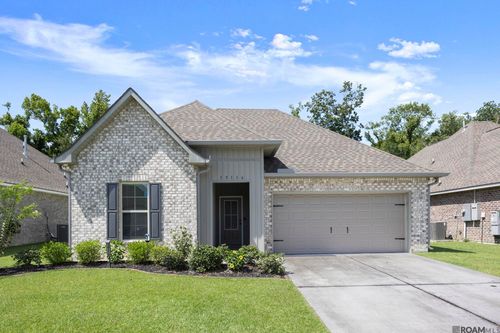 39116 Forestwood Dr, Gonzales, LA, 70737-5502 | Card Image