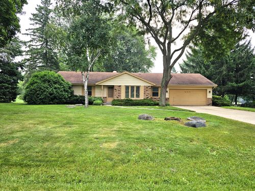 5240 S Williams Rd, New Berlin, WI, 53146-4520 | Card Image