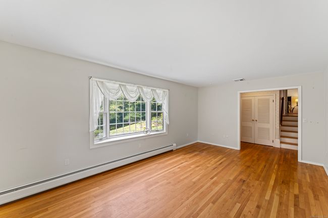 128 Walnut Tree Hill Rd, House other with 3 bedrooms, 2 bathrooms and 2 parking in Sandy Hook CT | Image 9