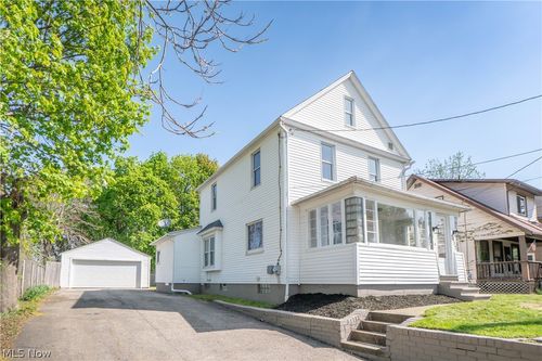 1037 Harpster Ave, Akron, OH, 44314-2333 | Card Image