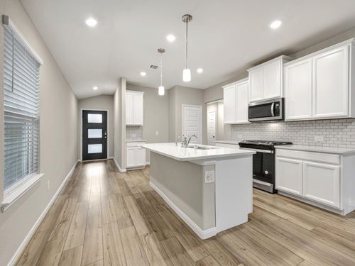 6638 Lahna Oak Dr, Conroe, TX, 77304-3385 | Card Image