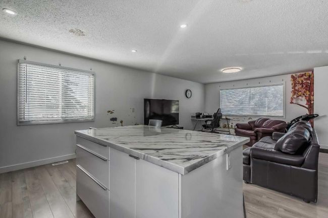 3702 Dover Ridge Drive Se, Home with 5 bedrooms, 2 bathrooms and 4 parking in Calgary AB | Image 5