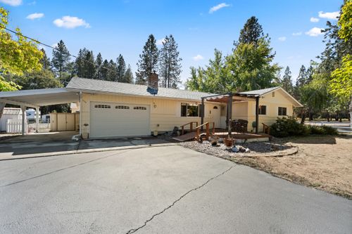 835 Minthorne Rd, Rogue River, OR, 97537-4677 | Card Image