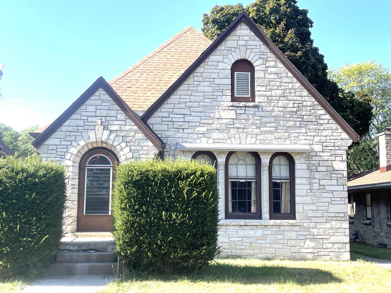 Auer Ave, Milwaukee, WI 53216