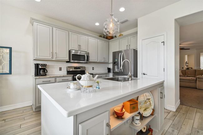 5247 Moon Shell Dr, House other with 3 bedrooms, 2 bathrooms and null parking in APOLLO BEACH FL | Image 7
