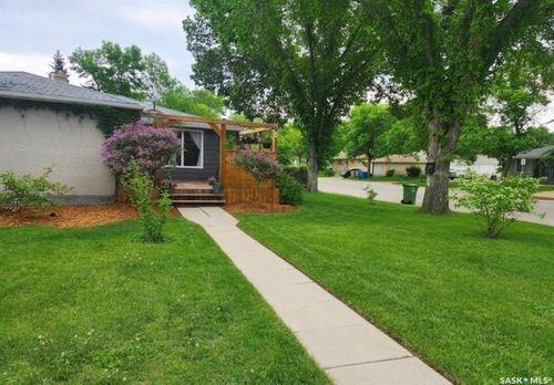 6 Hanley Cres, Regina, SK, S4R5A7 | Card Image