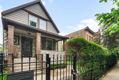 2833 N Francisco Ave, Chicago, IL, 60618-7709 | Card Image