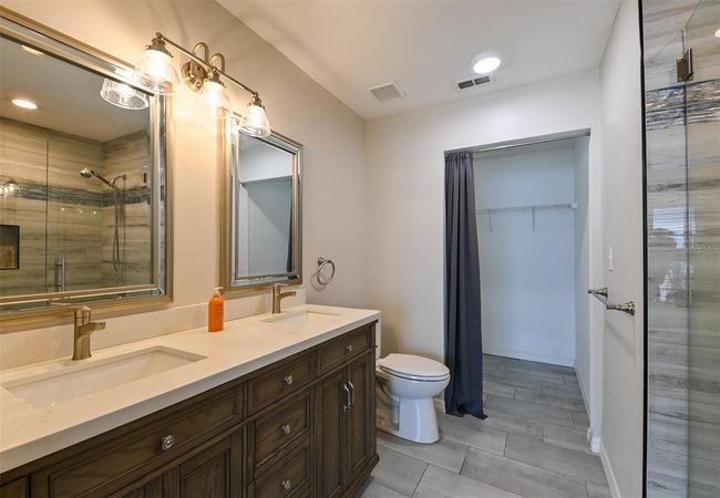 9730 - 9730 Lake Chase Island Way, Condo with 3 bedrooms, 2 bathrooms and null parking in TAMPA FL | Image 22