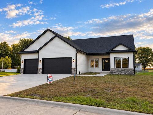 22819 Fairview Lane, Fort Dodge, IA, 50501 | Card Image