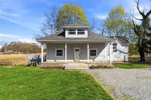 11 Heights Ave, Warwick, RI, 02889-4609 | Card Image