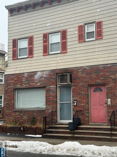 566 Valley St, Orange, NJ, 07050-1211 | Card Image