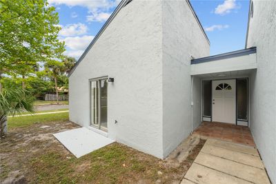 401 Boxwood Circle, House other with 3 bedrooms, 2 bathrooms and null parking in Winter Springs FL | Image 3