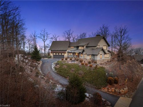 32 Crockett Ridge Rd, Black Mountain, NC, 28711-8935 | Card Image