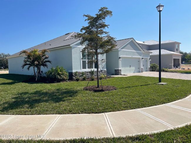 240 1 St Light Cir, House other with 4 bedrooms, 3 bathrooms and null parking in Cocoa FL | Image 4
