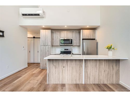 106-3700 N Marion St, Denver, CO, 80205-5406 | Card Image