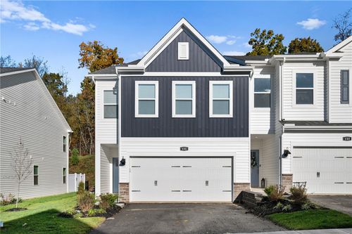 131 Scotland Ln, Harmony, PA, 16037-7802 | Card Image