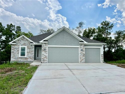 1949 Longview Ct, Kansas City, MO, 64134 | Card Image