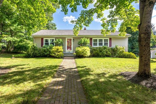 18 Center Cir, Plaistow, NH, 03865-2507 | Card Image