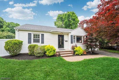 419 Wyckoff Ave, Ramsey, NJ, 07446-2207 | Card Image