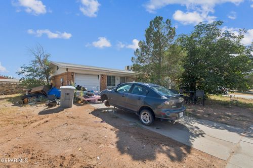 5748 Corsicana Ave, El Paso, TX, 79924-1313 | Card Image