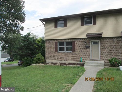 800 William St, Pen Argyl, PA, 18072-1778 | Card Image