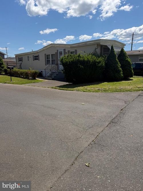 3413 Iris Ave, FEASTERVILLE TREVOSE, PA, 19053-4920 | Card Image