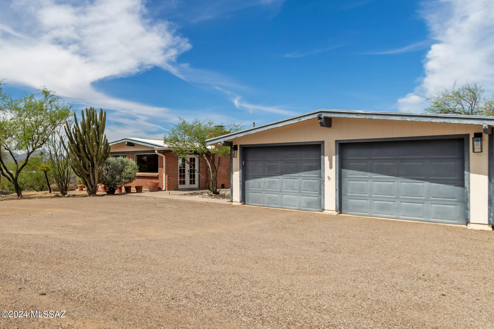 Calle Tiburon , Tucson, AZ 85704