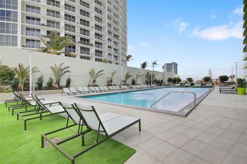 apt-37l-1756 N Bayshore Dr, Miami, FL, 33132-1188 | Card Image