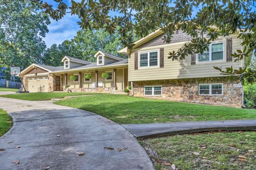 2024 Clematis Dr, Hixson, TN, 37343-3510 | Card Image