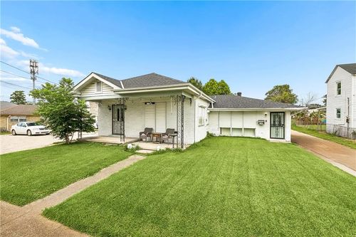 738 Avenue A, Westwego, LA, 70094-4228 | Card Image
