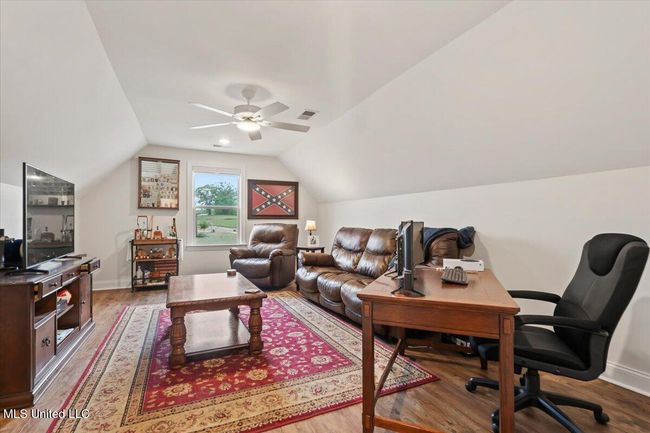 Bedroom/bonus room 5 | Image 19