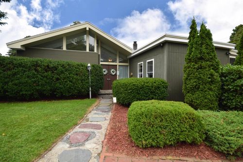 789 South Prospect Street, Burlington, VT, 05401 | Card Image