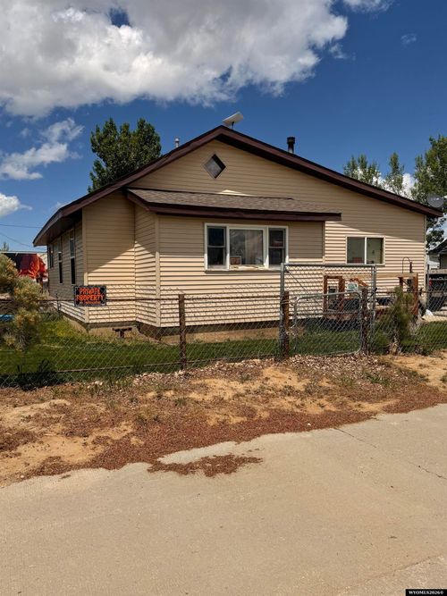 304 Indian Paintbrush Ave, Bairoil, WY, 82322-5011 | Card Image