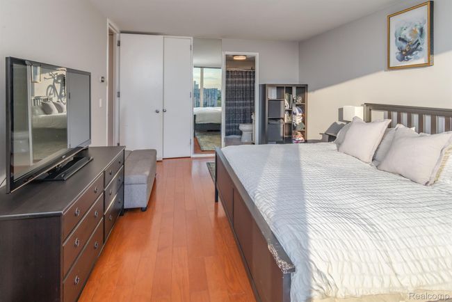 APT-1403 - 8200 E Jefferson Ave, Condo with 2 bedrooms, 2 bathrooms and null parking in Detroit MI | Image 15