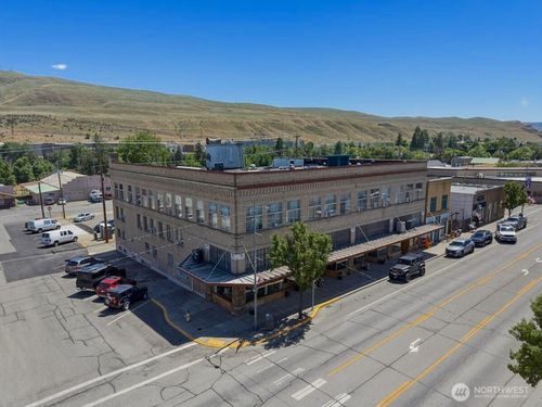 203 2nd Ave S, Okanogan, WA, 98840-9703 | Card Image